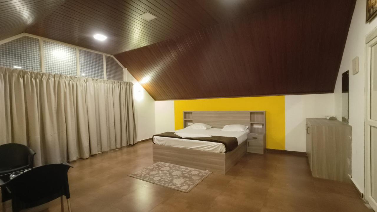 Happy Holidays Resort Kanthalloor Extérieur photo