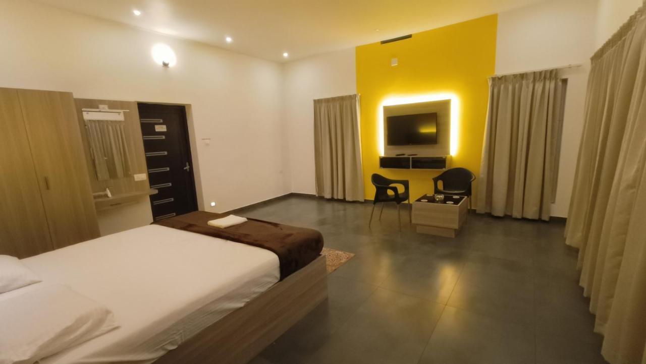 Happy Holidays Resort Kanthalloor Extérieur photo
